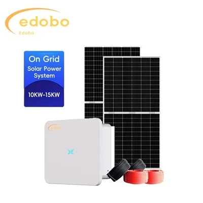 En la cuadrícula de componentes del sistema de energía solar con un panel solar de 590W